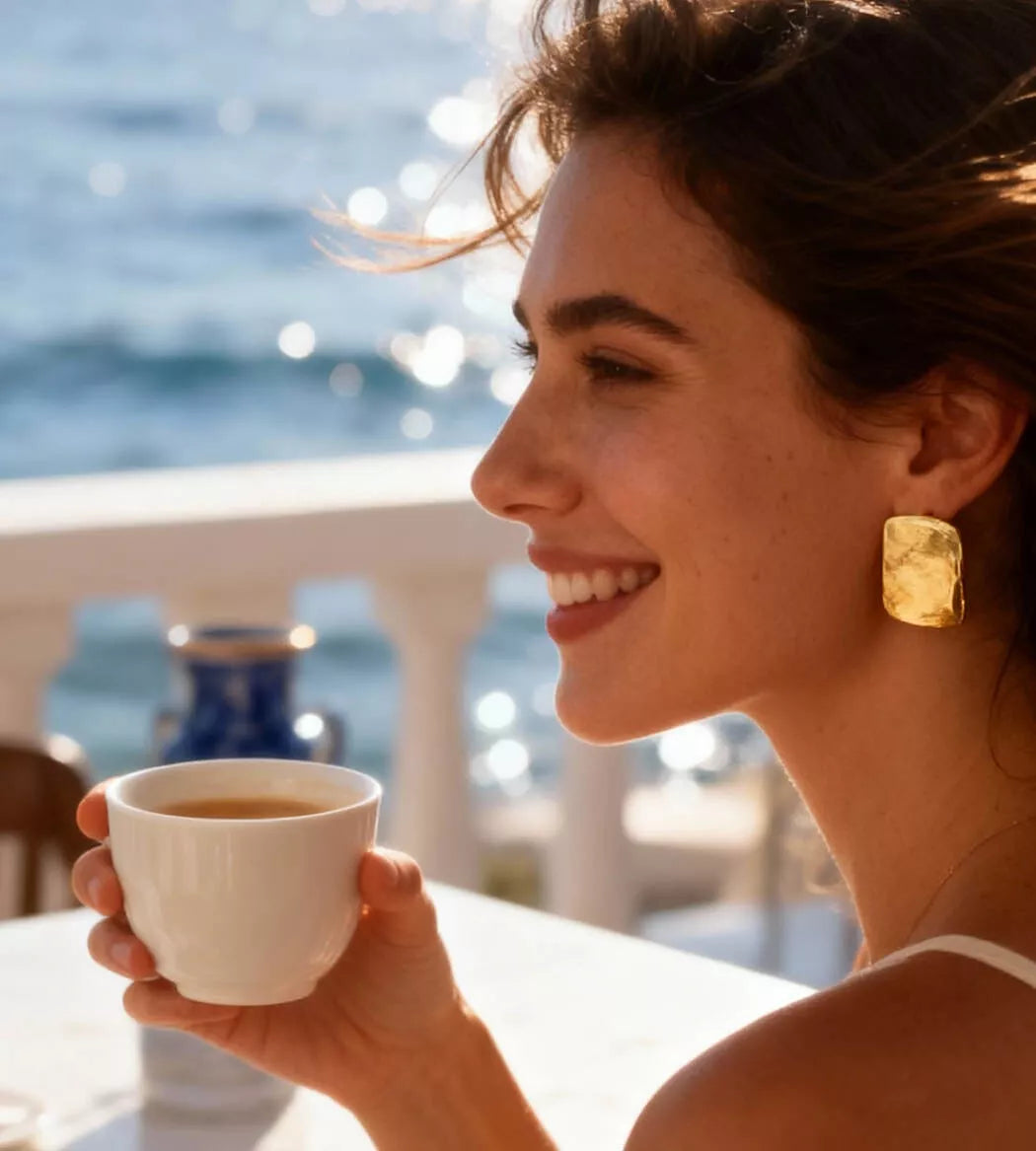 ✨ Boucles d’oreilles carrées Petra Or – Création dorée graphique & fait main en France