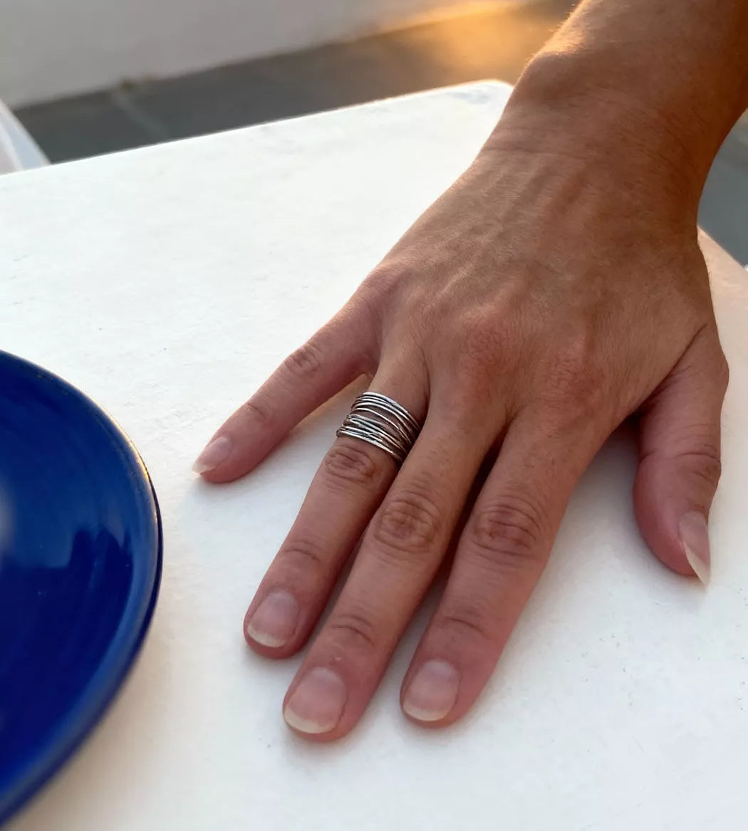 Bague kyma argent à filaments sur annulaire  femme