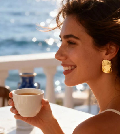 ✨ Boucles d’oreilles carrées Petra Or – Création dorée graphique & fait main en France